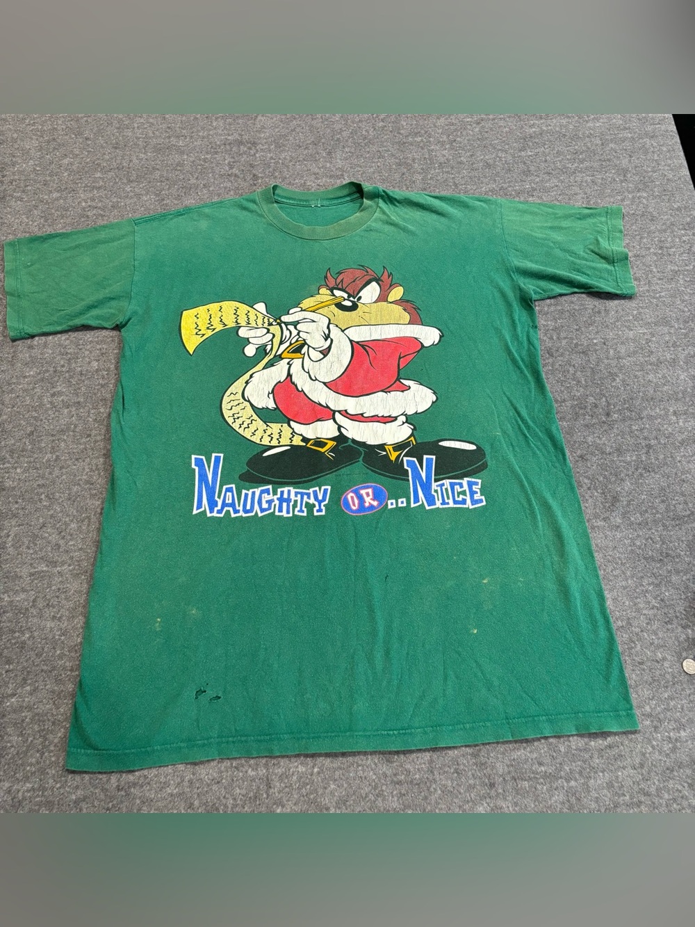 Vintage 90s Looney Tunes Taz green Christmas tee
